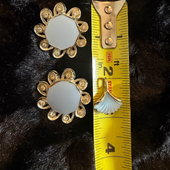 Vintage Blue Frosted Clip Earrings & Blue Frosted Necklace Pendant - Picture 6 of 7